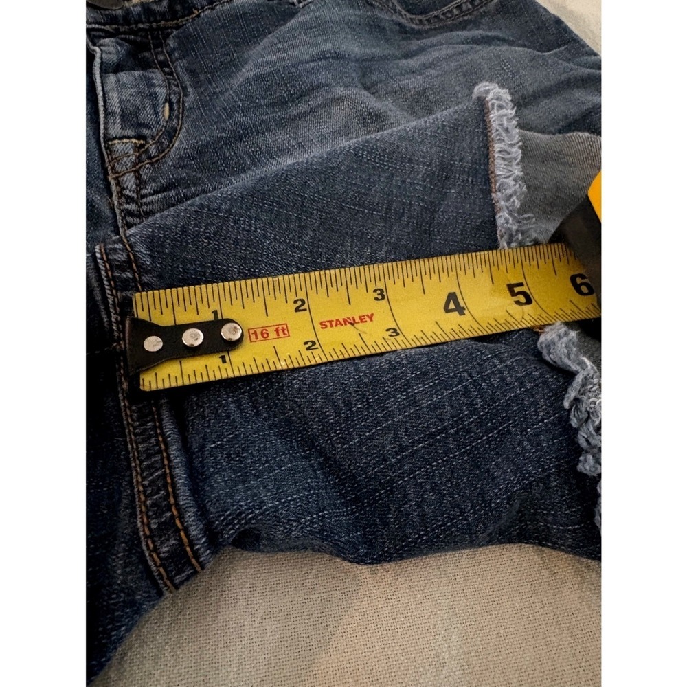 Torrid Womens Size 14 Medium Wash Frayed Raw Hem Denim Jean Shorts Stretch - Picture 4 of 4